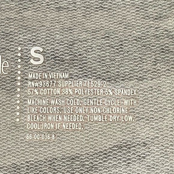 Flirtitude Active top in a size small - Picture 4 of 12